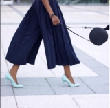 Why You Shouldn’t Wear This Bag To Holiday Parties – According to Vogue