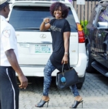 Uptown Girl! Kate Henshaw Shows Her Street Style Prowess In Oversized T-Shirt And Prints Leggings