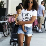 5 Fashion Problems Only New Moms Understand