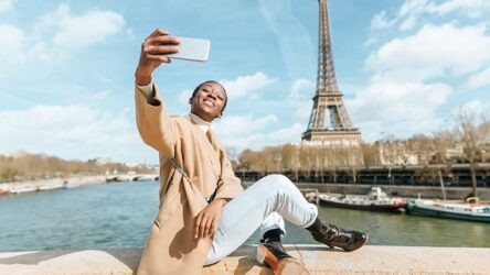10 Vacation Selfie Ideas to Capture Picture-Perfect Memories
