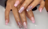 15 Irresistibly-Gorgeous Wedding Guest Nail Ideas